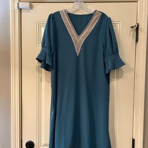 Chic Teal Dress with V-Neck